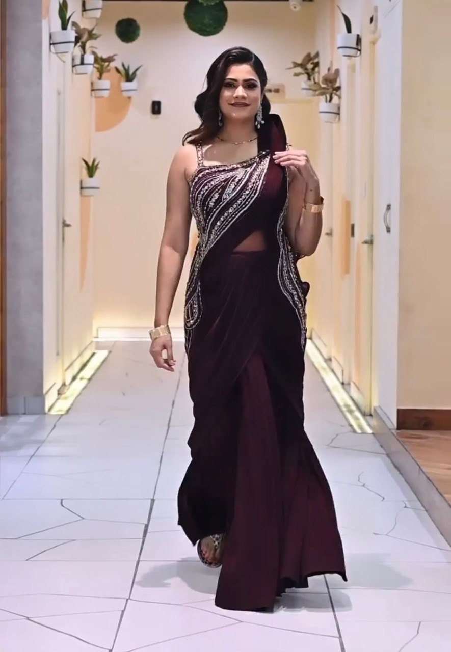 Samantha Prabhu's pre-draped Arpita Mehta sari is the comfiest iteration of  a six-yard staple | Vogue India | Wedding Wardrobe